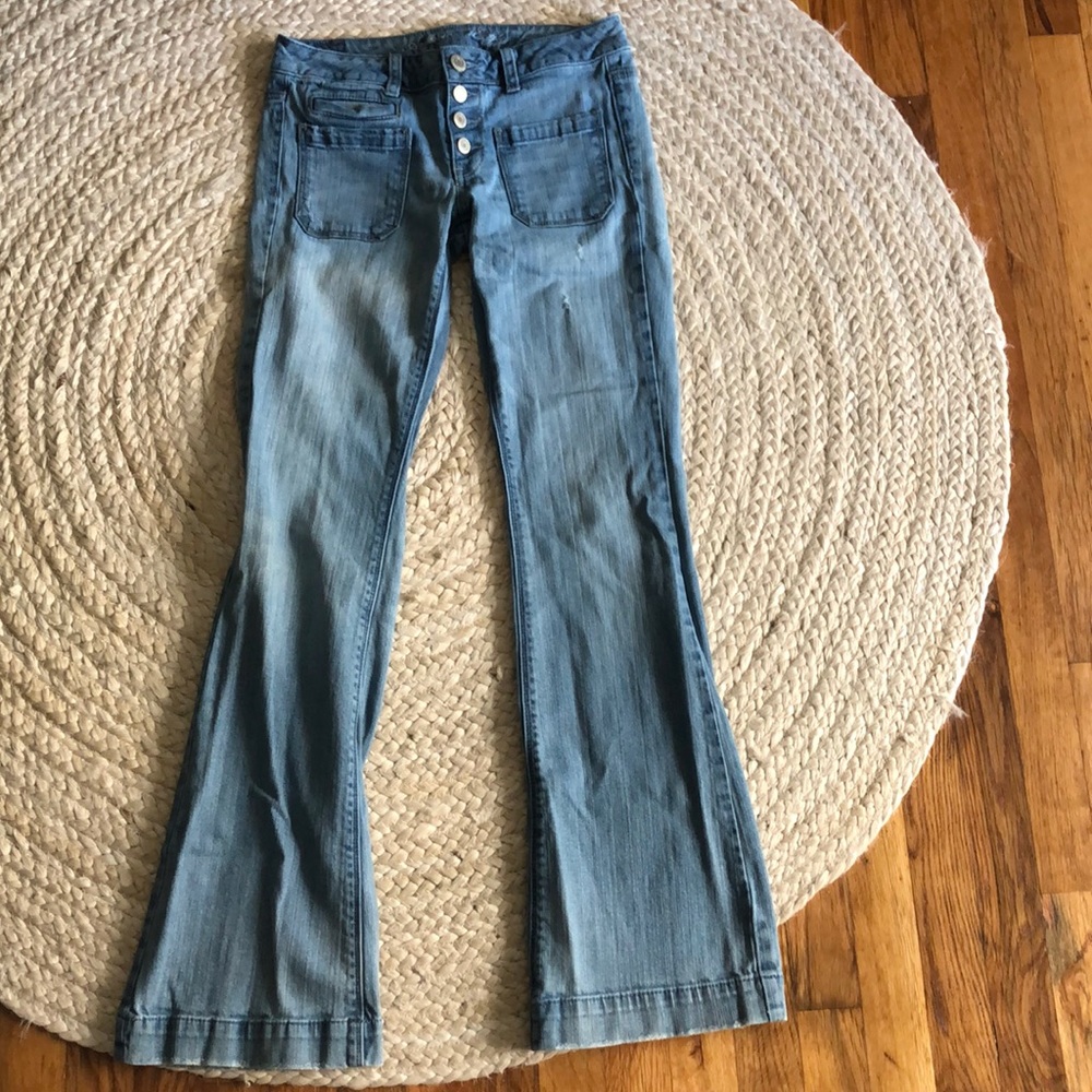 American Eagle light wash jeans